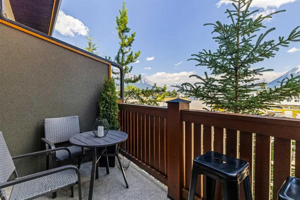511 6th Avenue #8