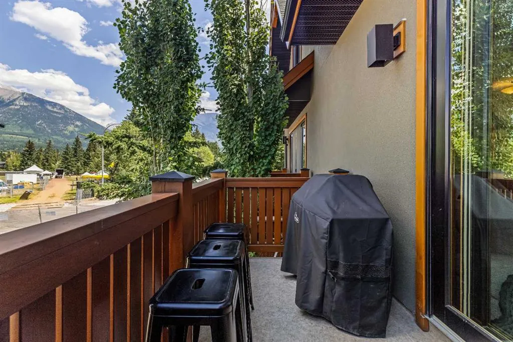 511 6th Avenue #8