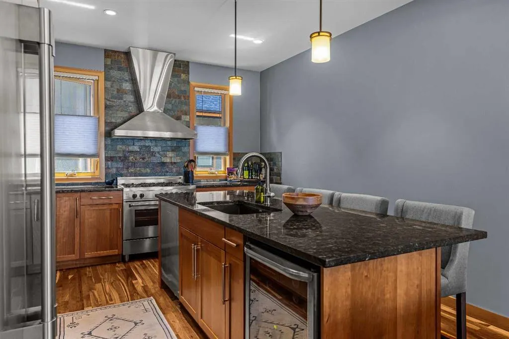 511 6th Avenue #8