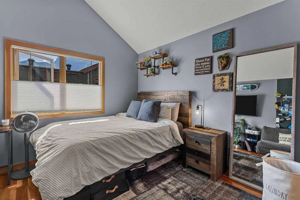 511 6th Avenue #8