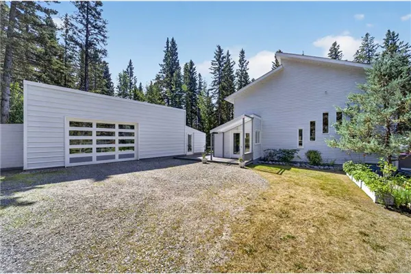 32579 Range Road 52