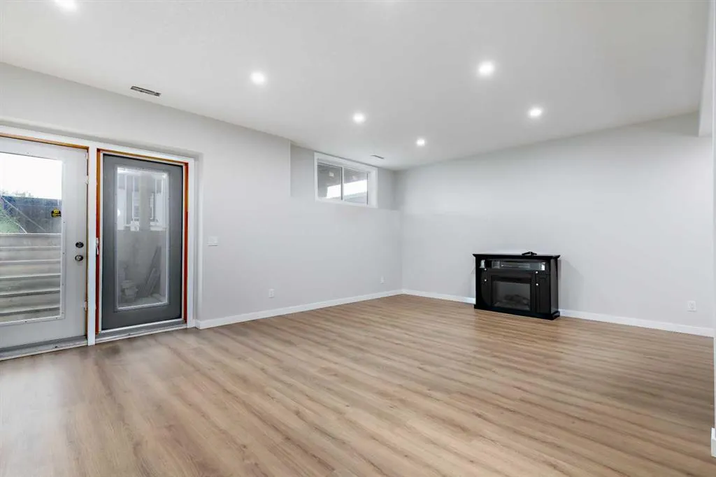 738 Carriage Lane Drive