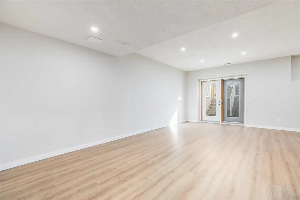 738 Carriage Lane Drive
