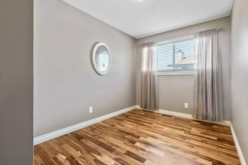 163 Woodburn Crescent