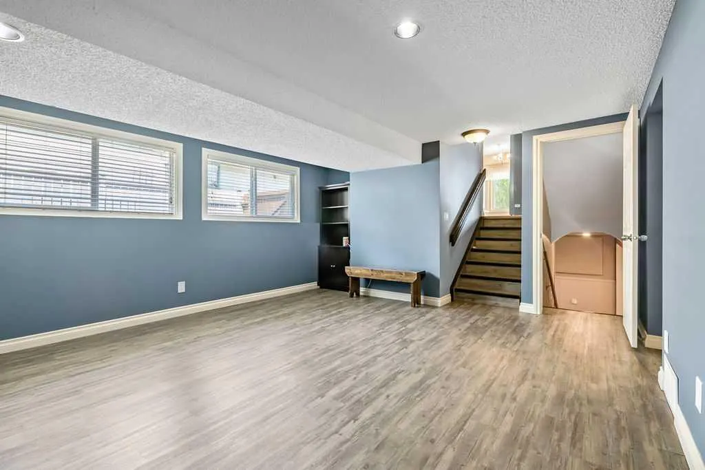 163 Woodburn Crescent