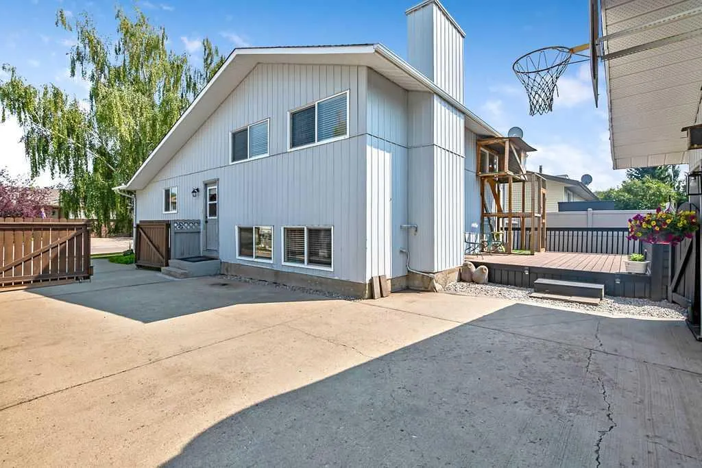 163 Woodburn Crescent