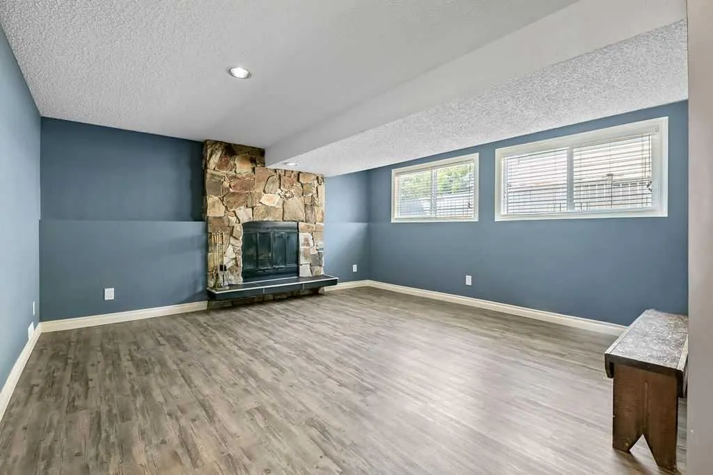 163 Woodburn Crescent