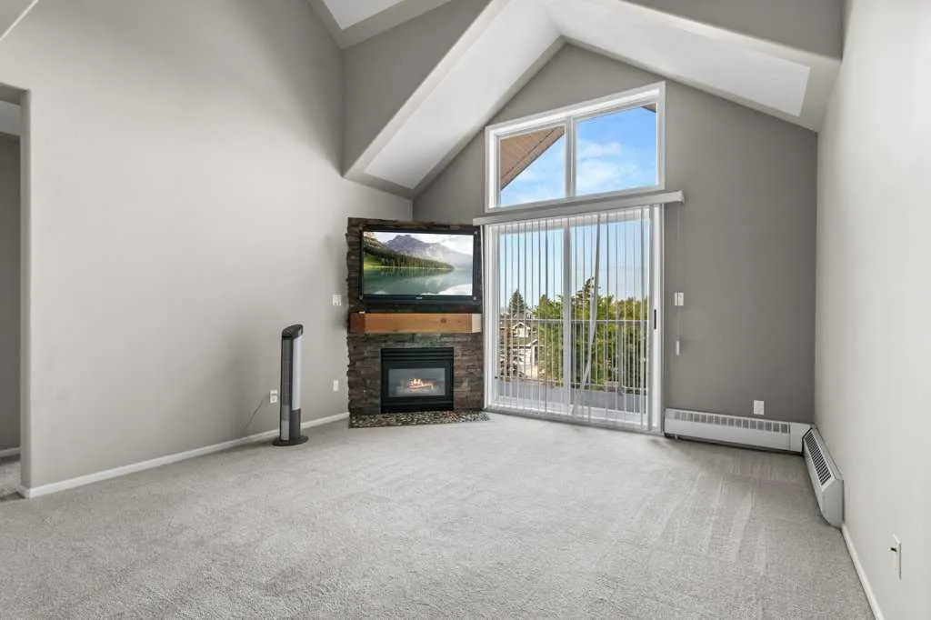 5435 Lakeshore Drive #306