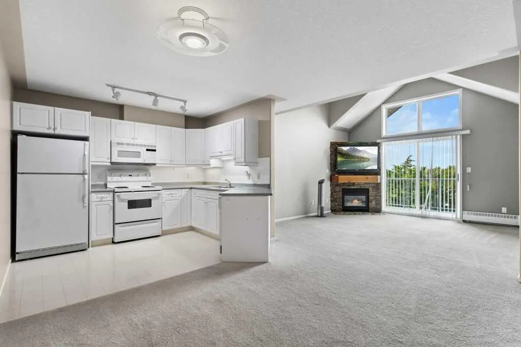 5435 Lakeshore Drive #306