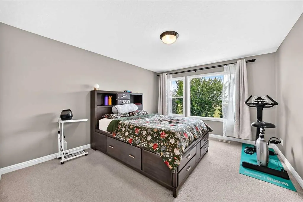 153 Cranleigh Bay SE