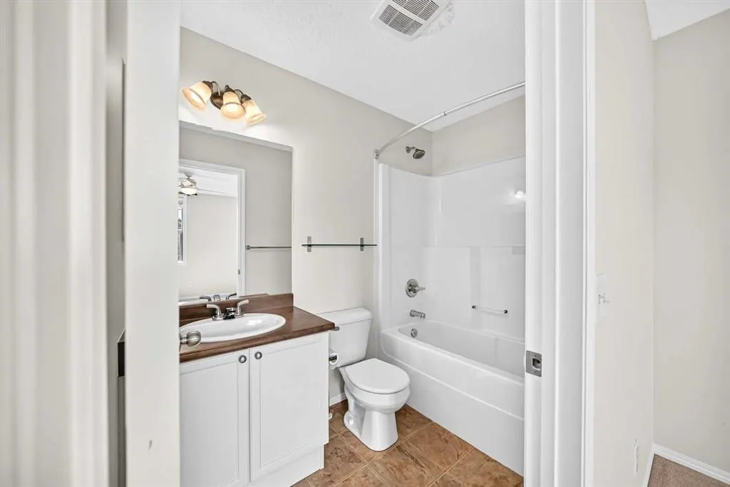 321 Elgin Point SE