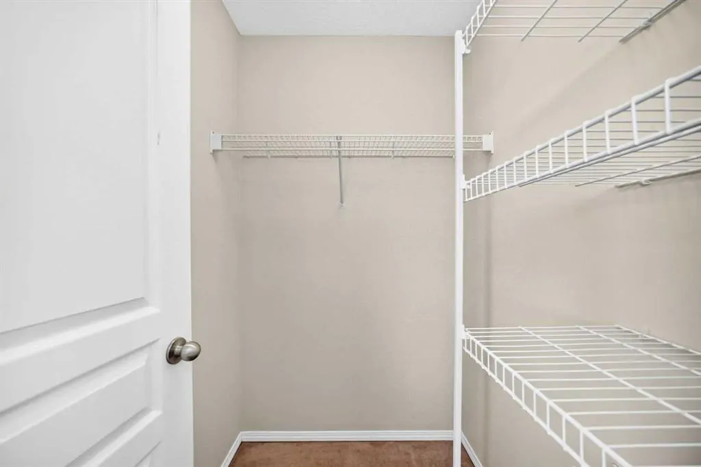 321 Elgin Point SE