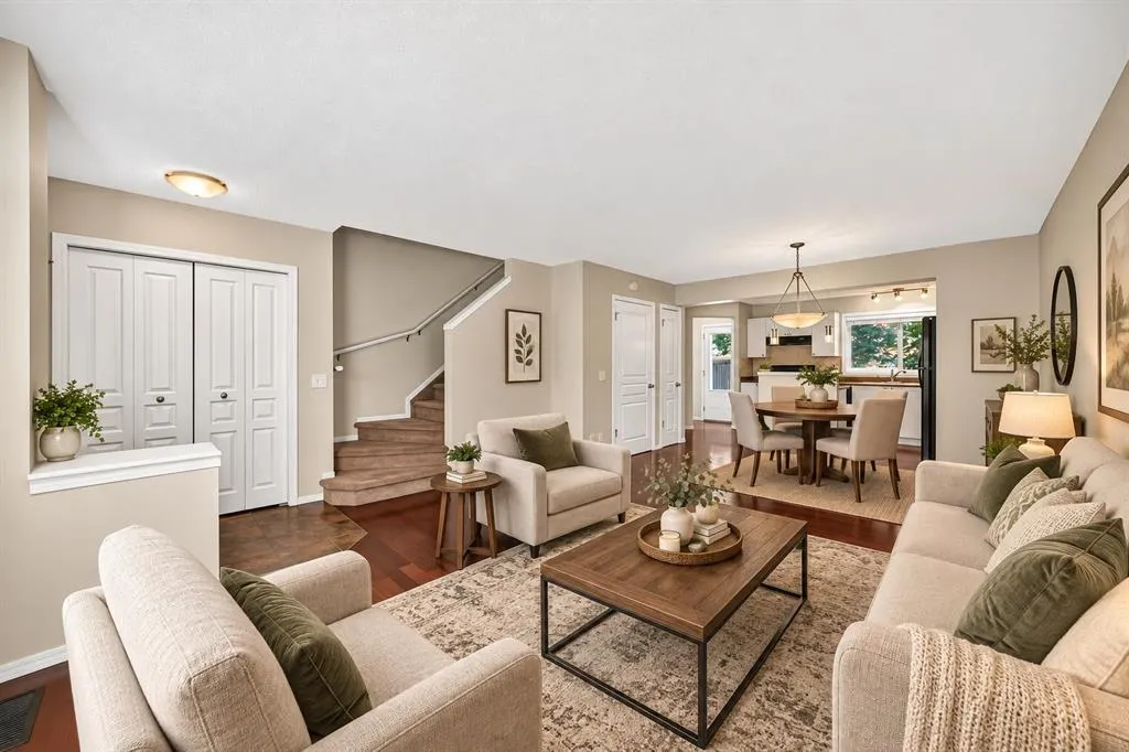 321 Elgin Point SE