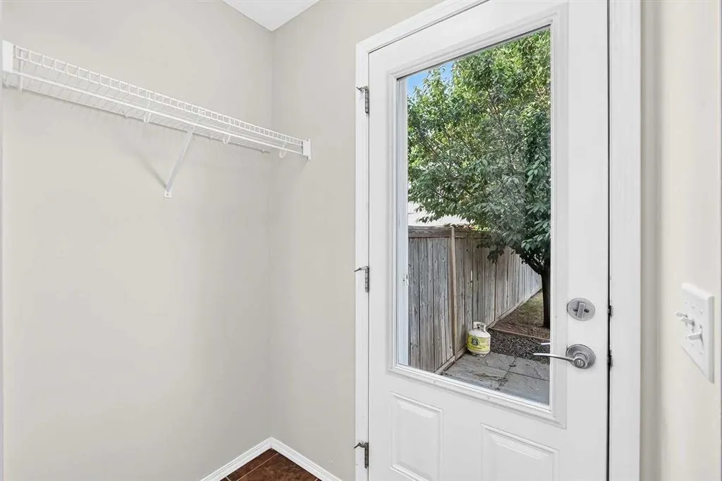 321 Elgin Point SE