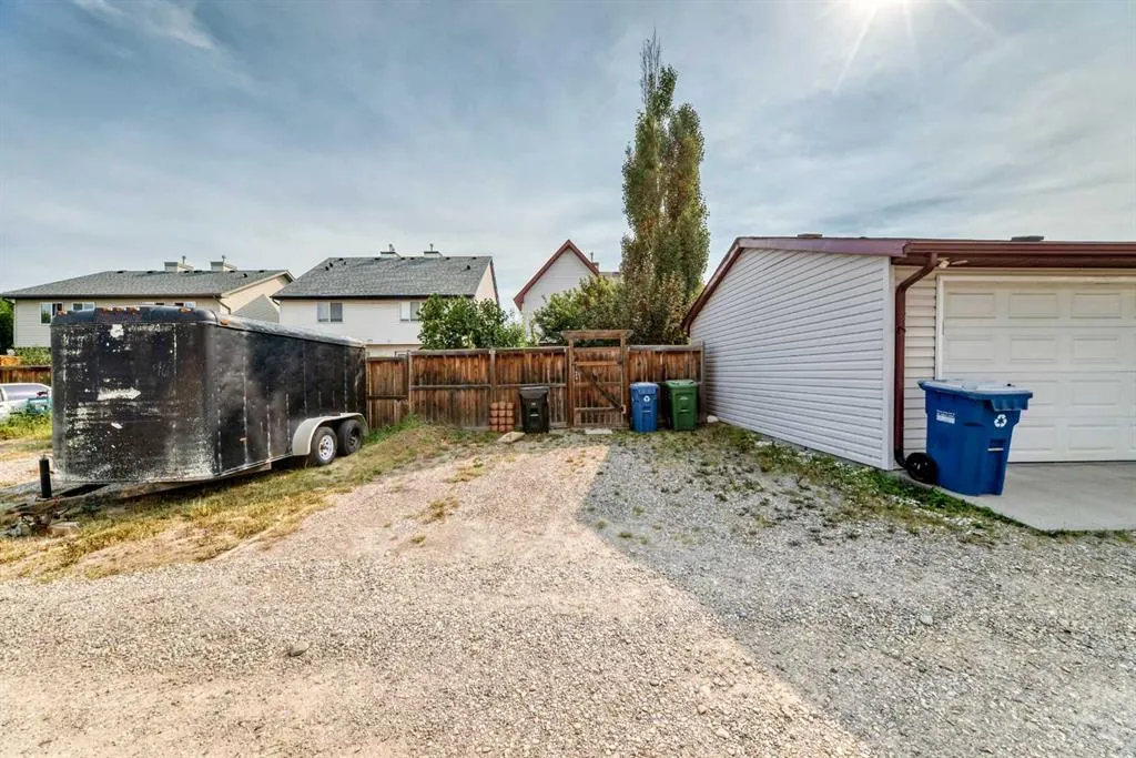 321 Elgin Point SE