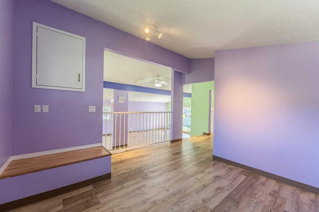 106 Elma Street W