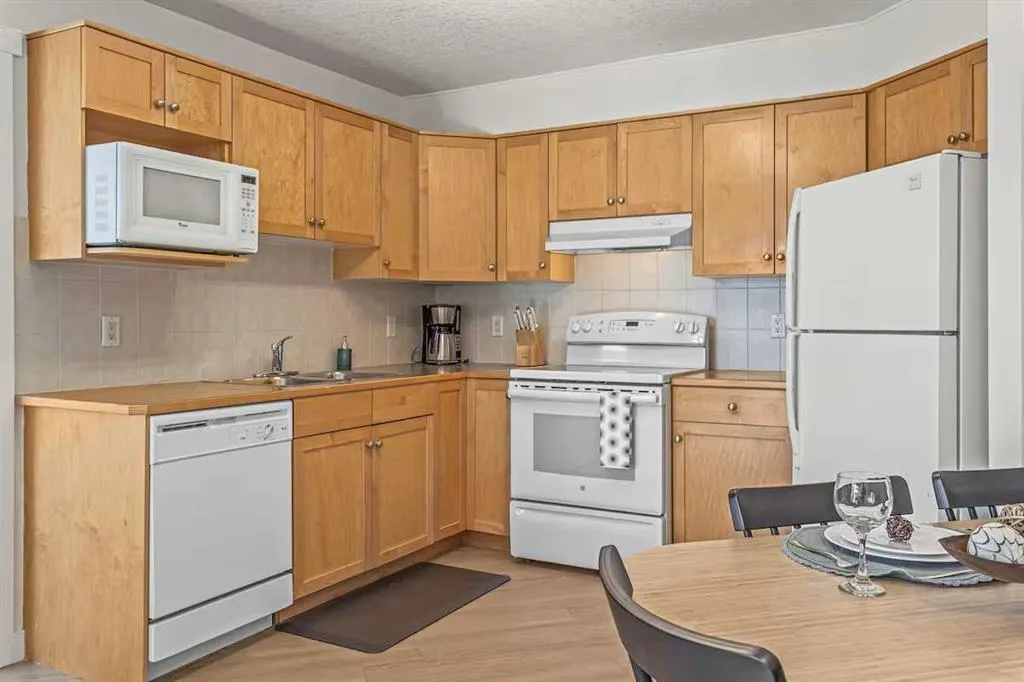 160 Kananaskis Way #411