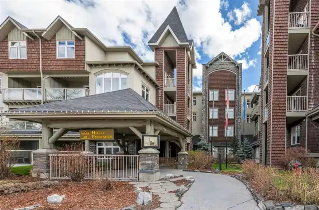 160 Kananaskis Way #411