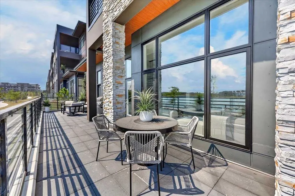 150 Marina Cove SE #102