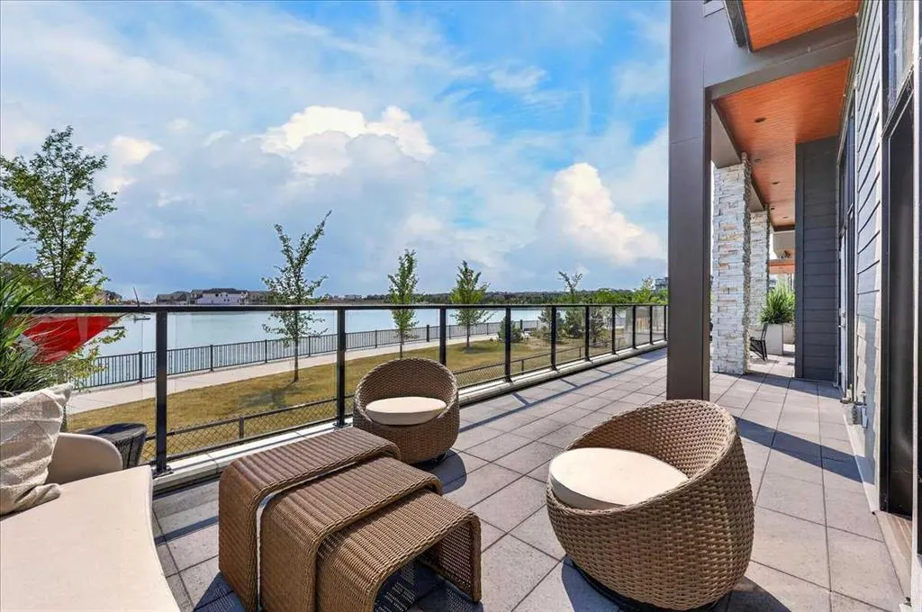 150 Marina Cove SE #101