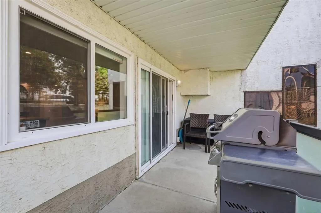 4415 Lakeshore Drive ##2