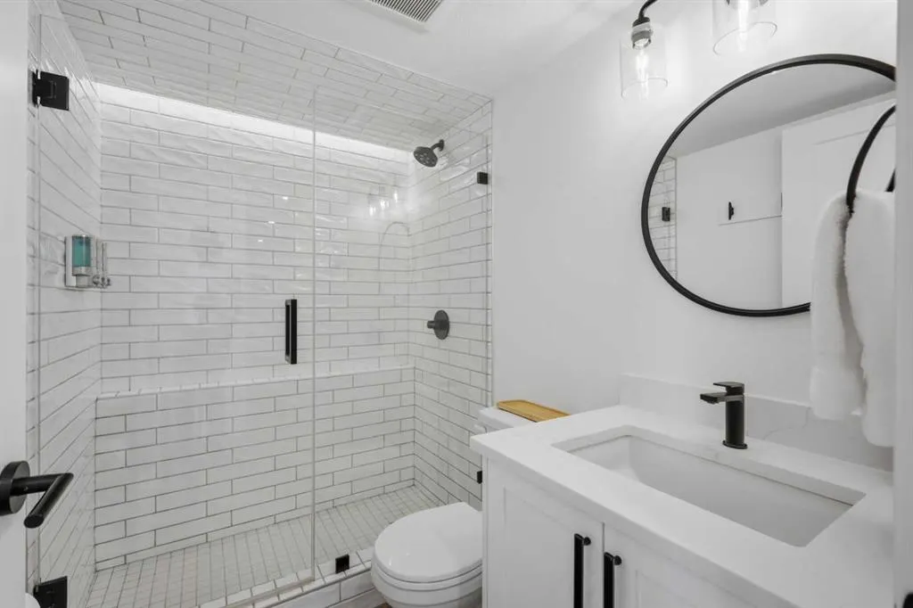 4415 Lakeshore Drive ##2