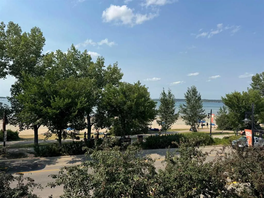 4415 Lakeshore Drive ##2