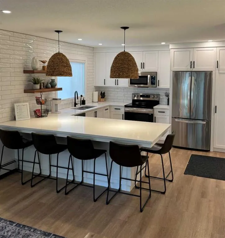 4415 Lakeshore Drive ##2