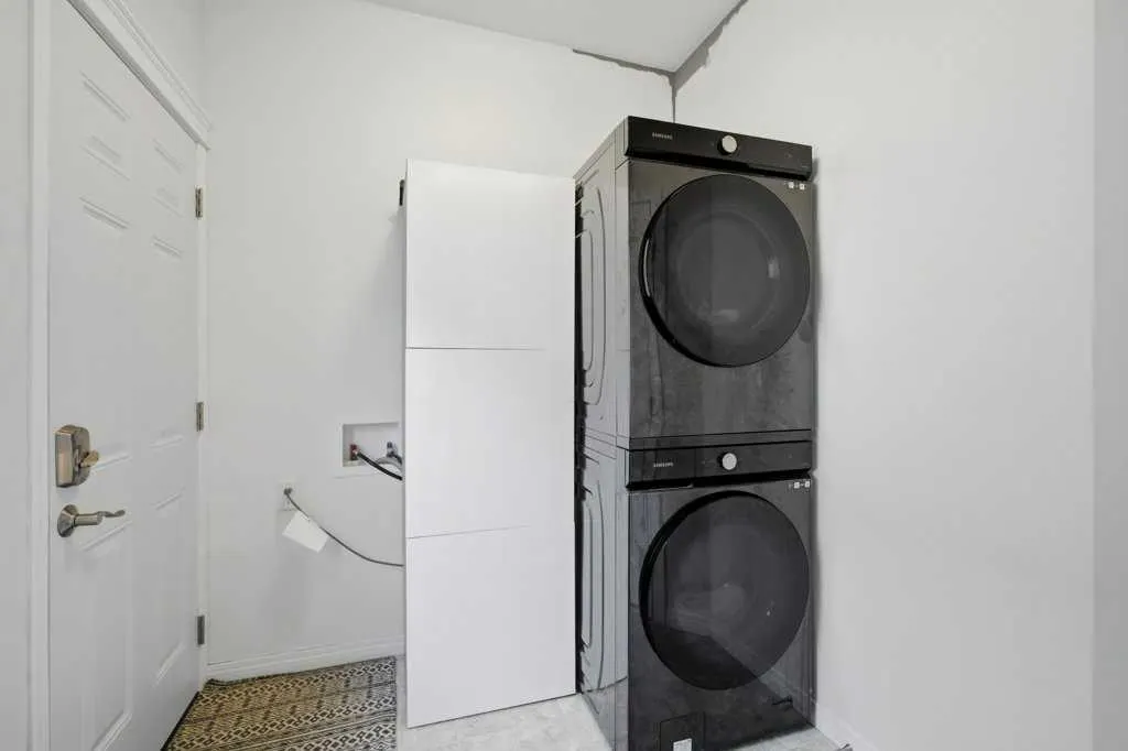 21 Regatta Way