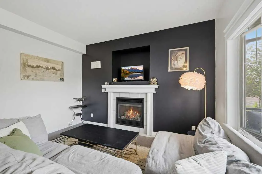 21 Regatta Way