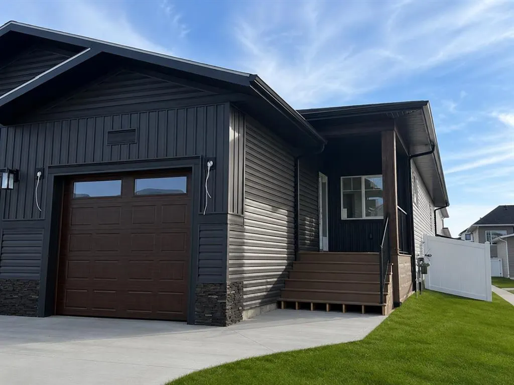 83 Gray Close