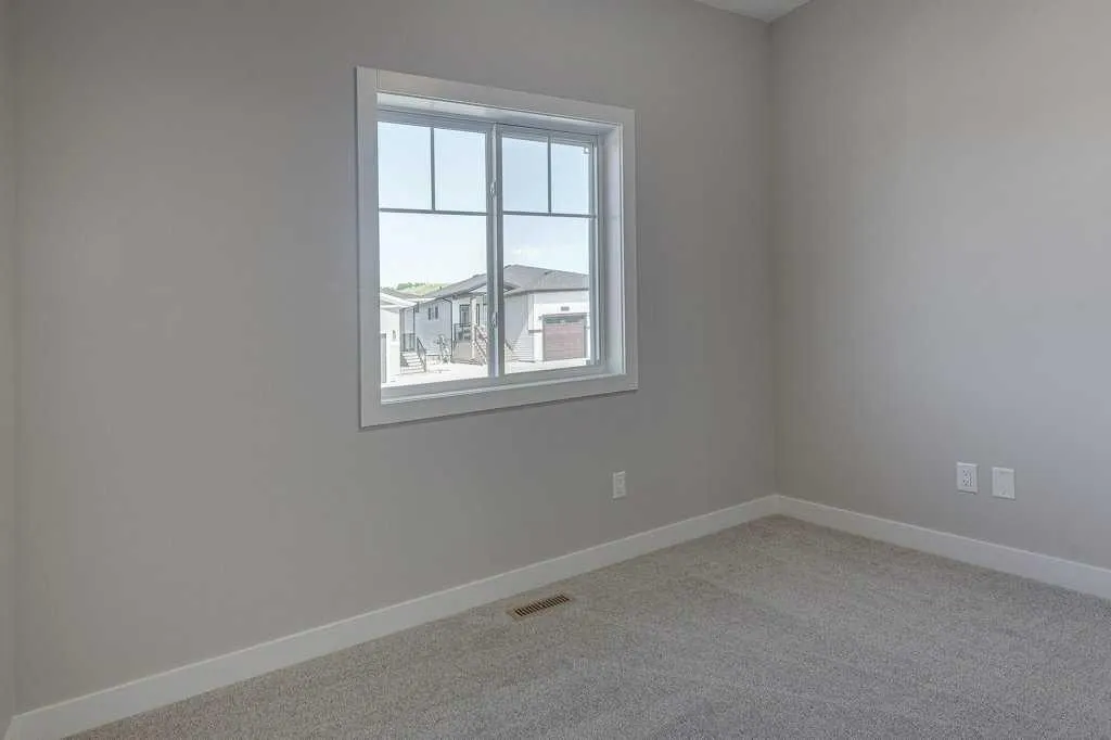83 Gray Close