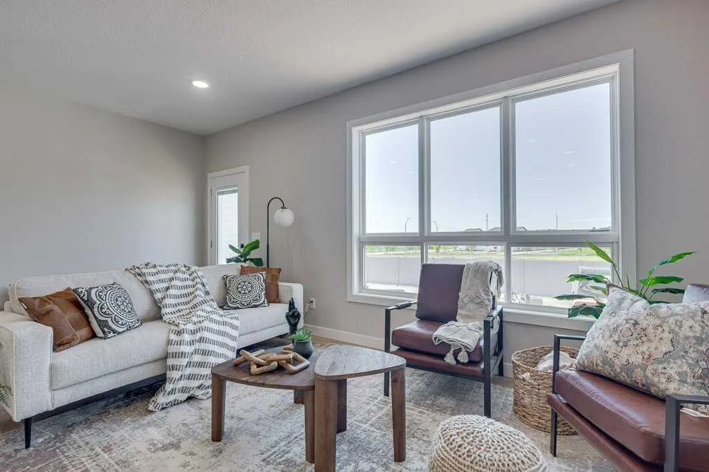 83 Gray Close