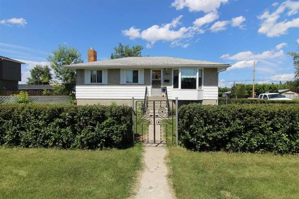 7504 39 Avenue NW #Basement Unit