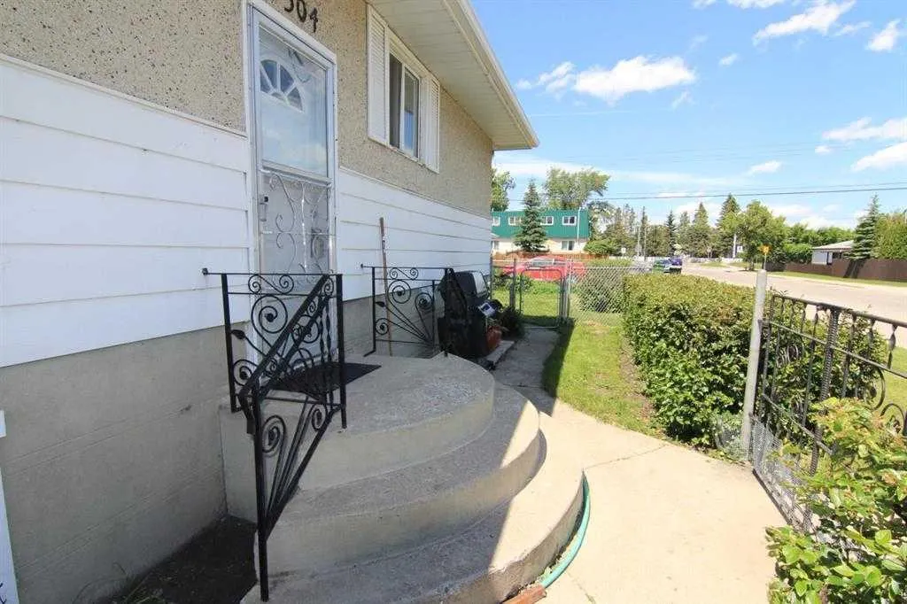 7504 39 Avenue NW #Basement Unit