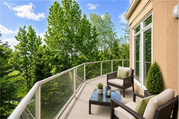 10 Hemlock Crescent SW