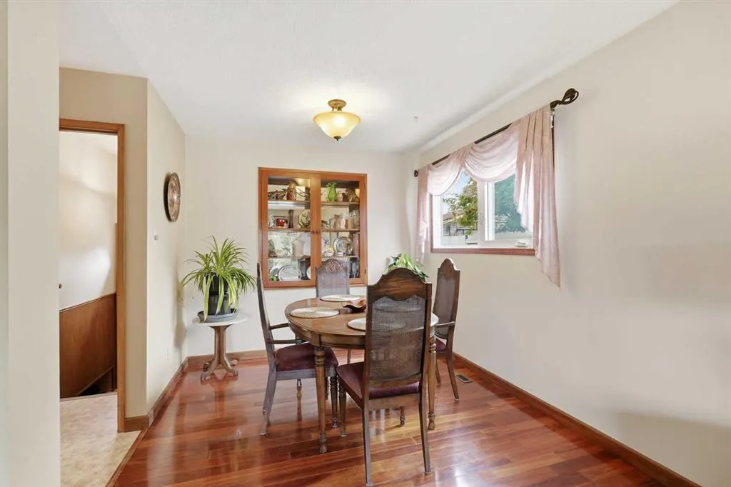 27 Fir Street