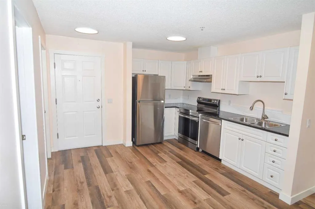 1811 34 Avenue SW #102