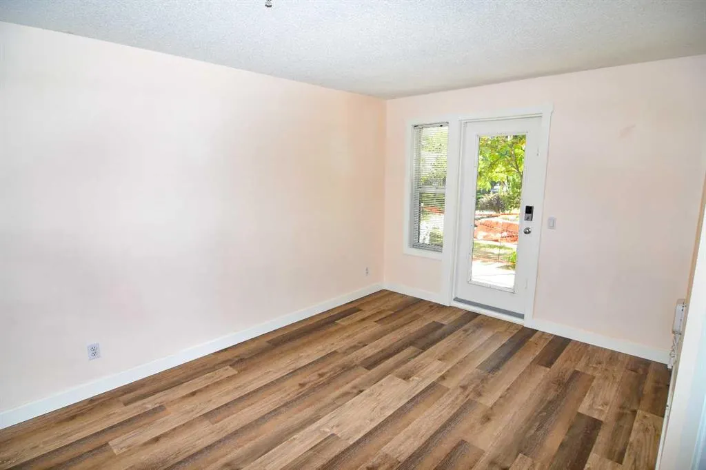 1811 34 Avenue SW #102