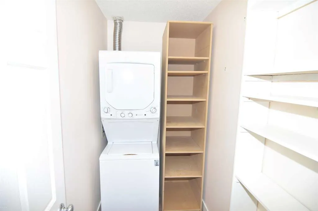 1811 34 Avenue SW #102