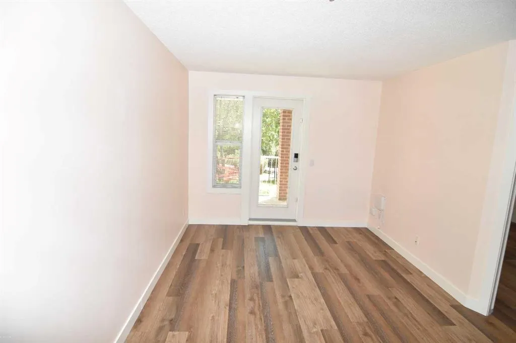 1811 34 Avenue SW #102
