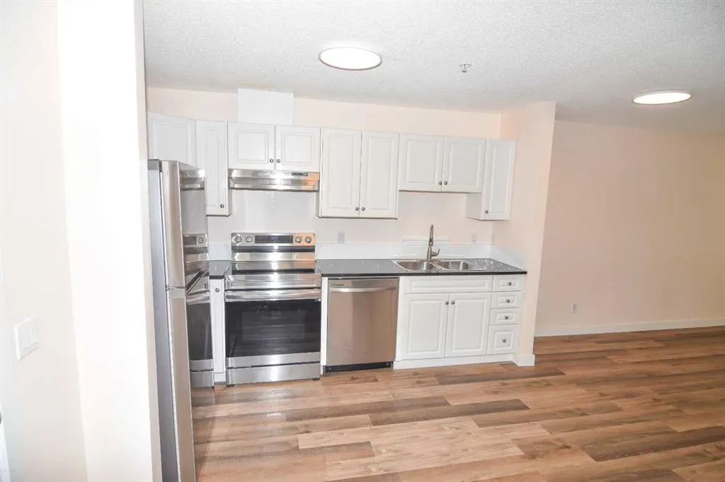 1811 34 Avenue SW #102