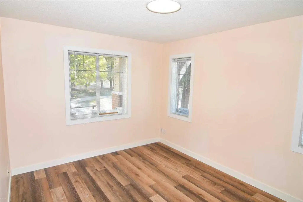 1811 34 Avenue SW #102
