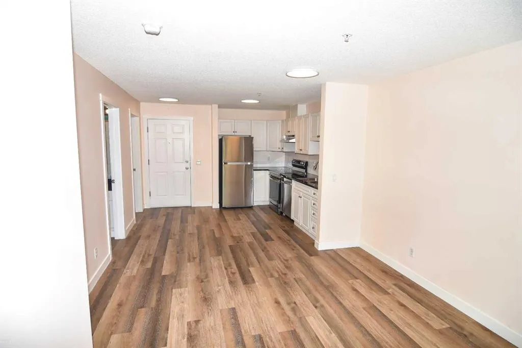 1811 34 Avenue SW #102