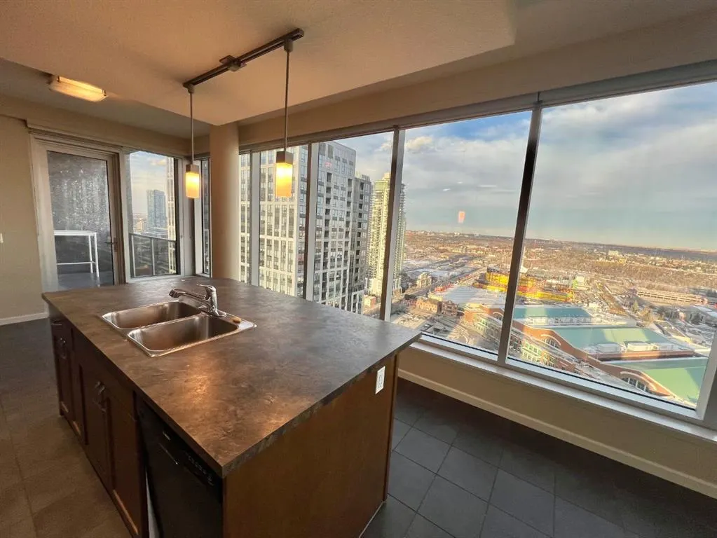211 13 Avenue SE #2607