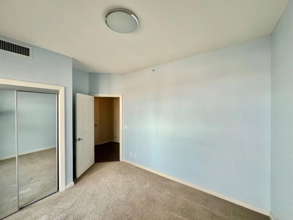 211 13 Avenue SE #2607