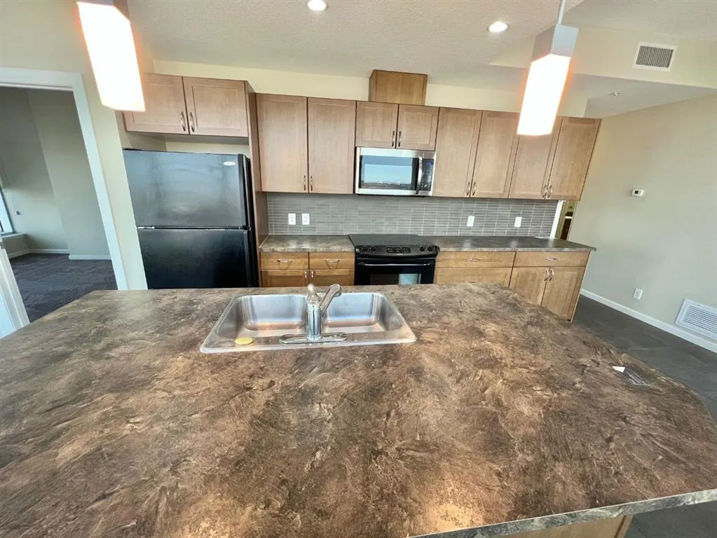 211 13 Avenue SE #2607