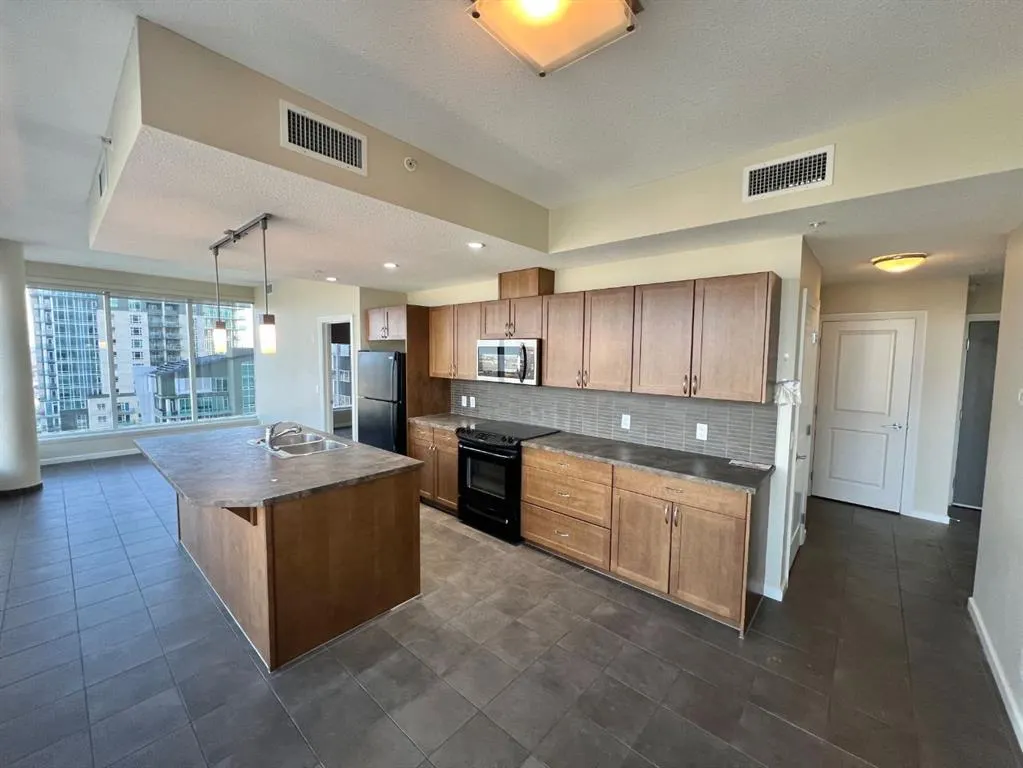 211 13 Avenue SE #2607