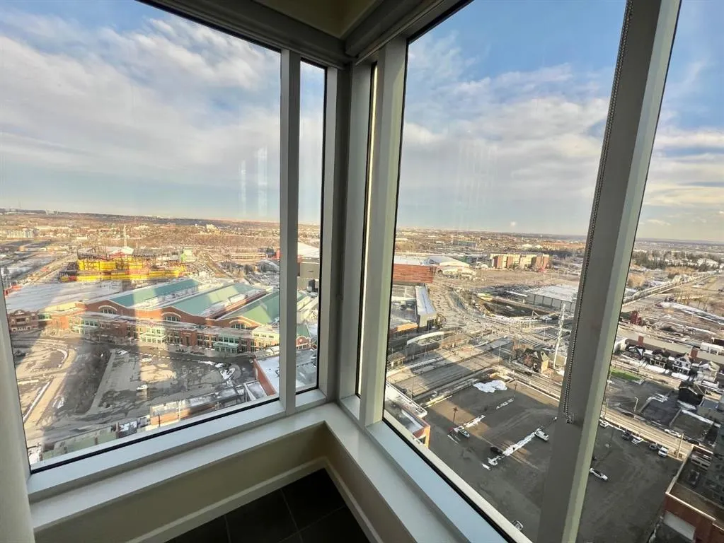 211 13 Avenue SE #2607