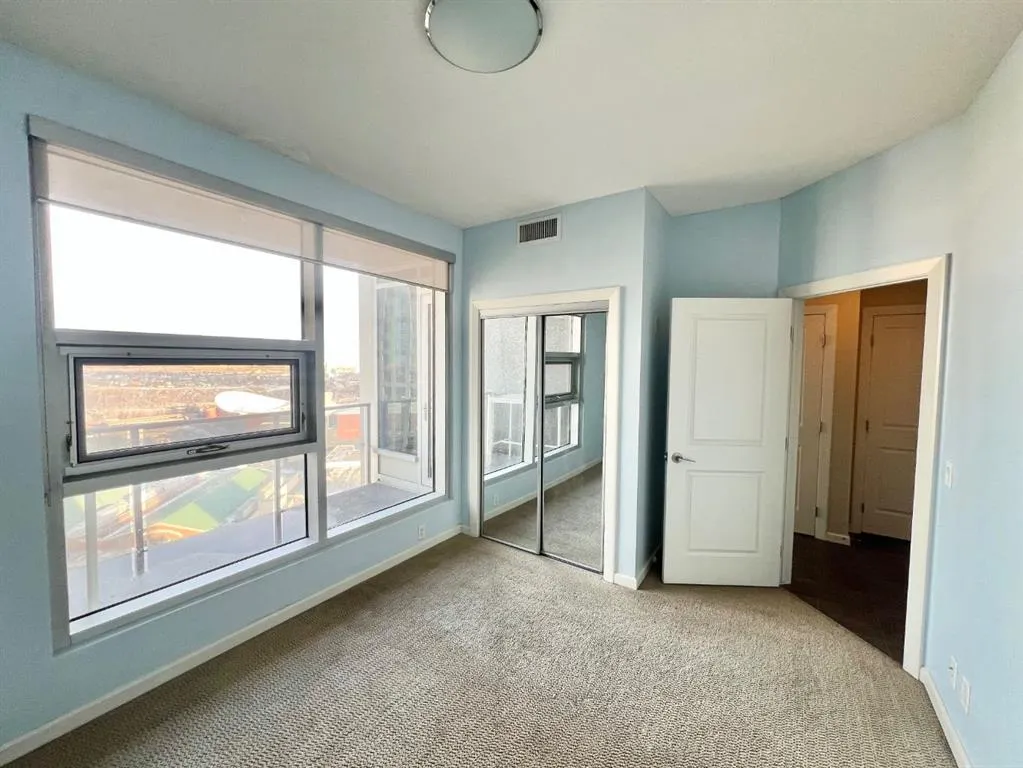 211 13 Avenue SE #2607